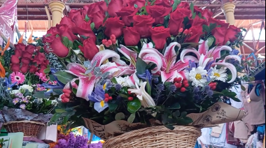 ¡Flores desde S/ 20! San Camilo se llena de color por el Día de la Madre