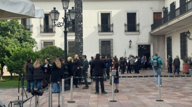 Fuerte olor a gas genera evacuación masiva cerca del Palacio de La Moneda