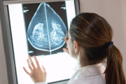 Revolución en oncología: Fármaco prolonga la vida de mujeres con cáncer de mama metastático