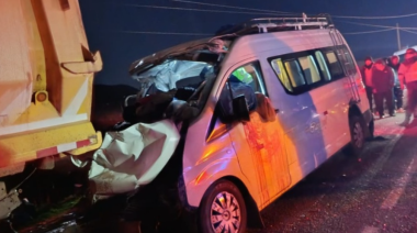 "Tragedia en Puno: Ocho Muertos y Ocho Heridos por Choque de Combi en Azángaro"