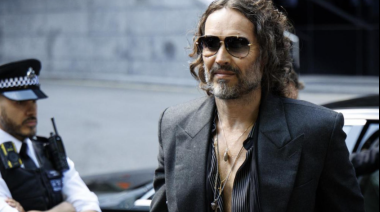 Russell Brand se declara “no culpable”