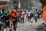 Haití bajo fuego: miles protestan contra la inseguridad bajo control de una banda armada
