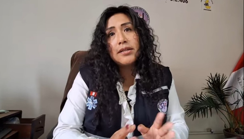 Directora de Salud de Ayacucho usa oficina pública para dictar clases virtuales en horario laboral
