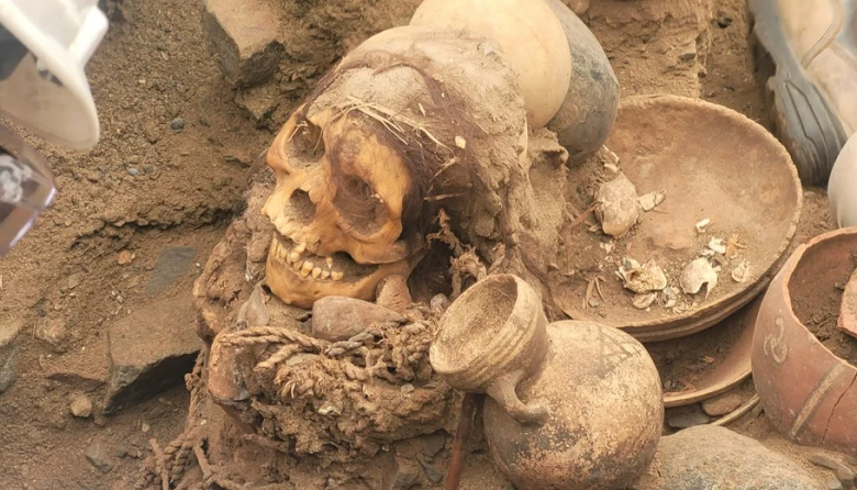 Hallan momia de más de mil años durante obras de gas en Puente Piedra