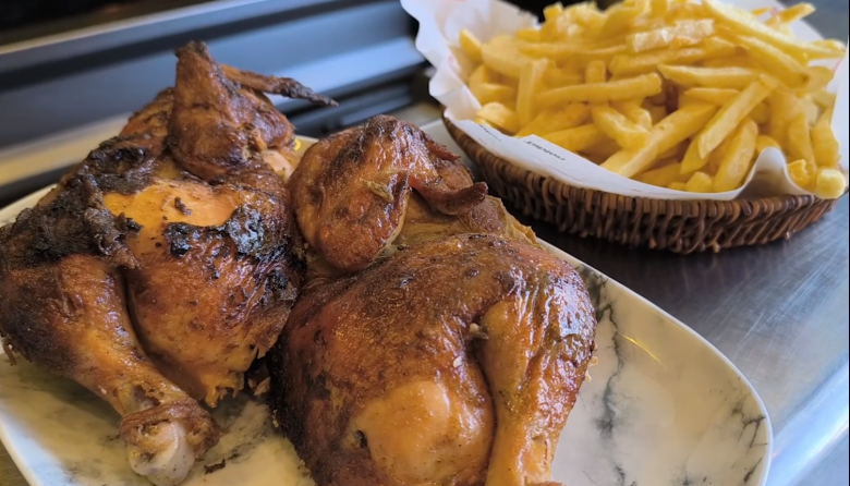 Este domingo: el pollo a la brasa se convierte en el rey de la mesa peruana