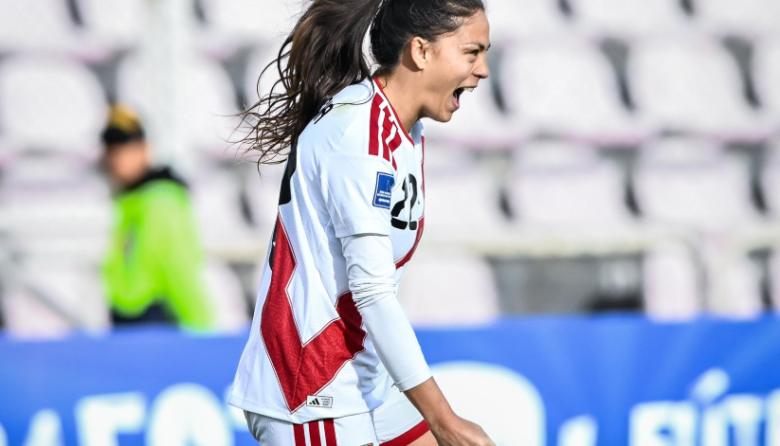 Perú vence 3-1 a Chile y logra su primer triunfo oficial en 19 años