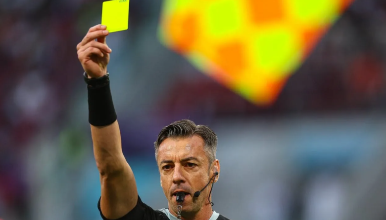 FIFA alista cambios: el VAR podrá revisar córners y segundas amarillas en 2026