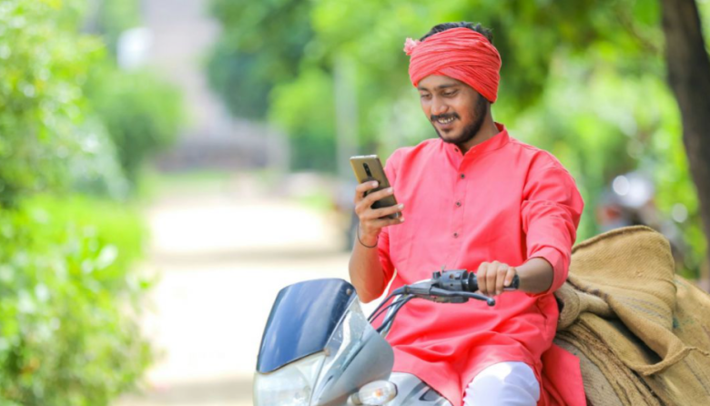 India obligará a fabricantes a incluir app estatal y estalla la polémica