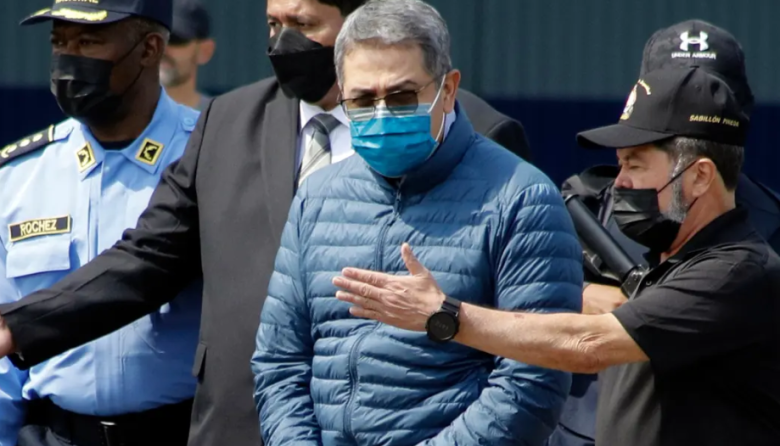 Juan Orlando Hernández sale libre tras indulto de Trump y despierta polémica global.