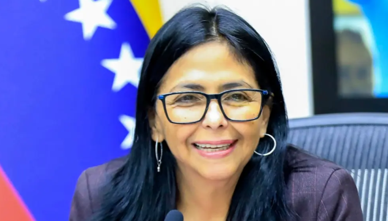 Delcy Rodríguez impulsa amplia reestructuración de la FANB