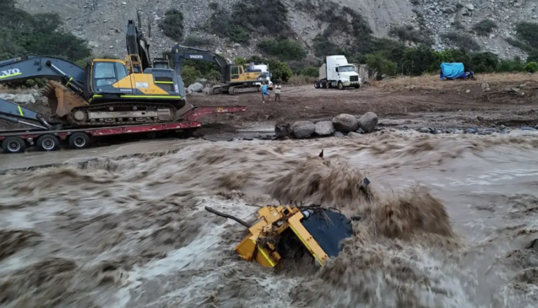 Crece el río Palpa y deja incomunicadas a comunidades de Ica y Ayacucho
