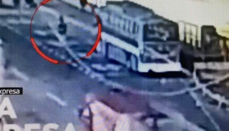 Chofer muere quemado tras ataque a bus