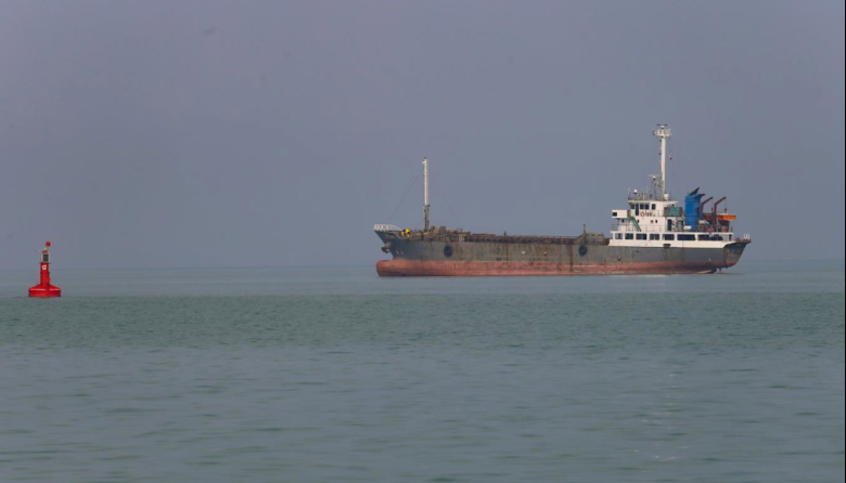 Irán reabre paso humanitario en el estrecho de Ormuz