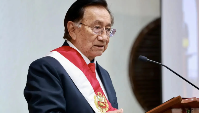 Balcázar cobró 50.980 soles en marzo como presidente interino del Perú