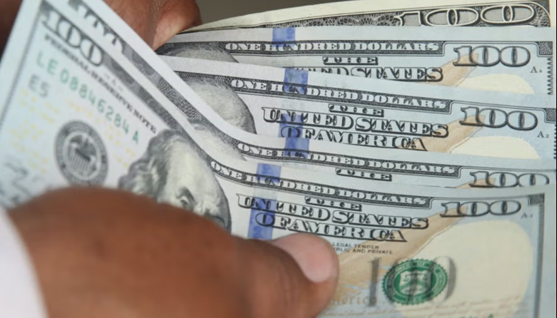 Precio del dólar cayó en Perú y tipo de cambio abrió en S/3,454 este 8 de mayo
