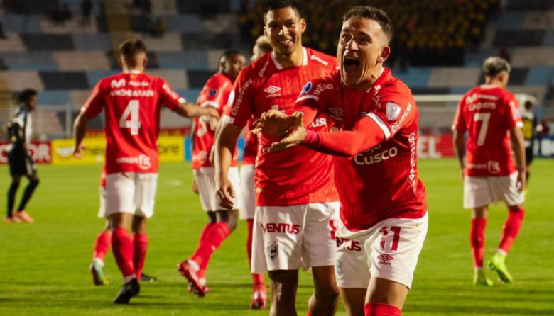 Cienciano define su futuro ante Mineiro en duelo clave