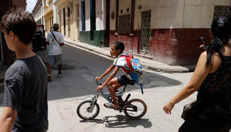 Cuba adelanta fin del curso por crisis energética
