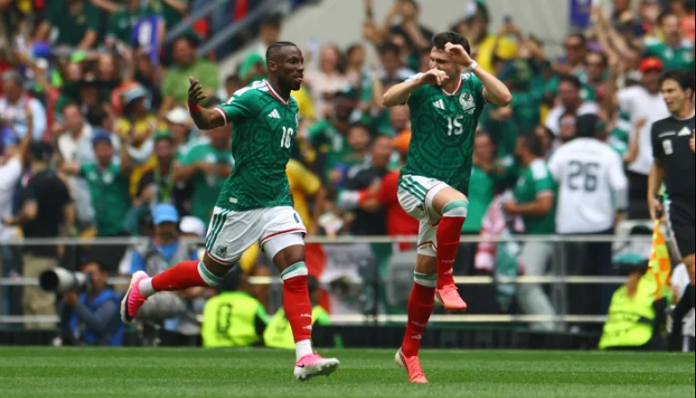 México venció a Sudáfrica en el debut del Mundial 2026 en un partido marcado por tres expulsiones
