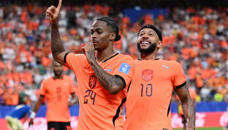Países Bajos aplasta a Suecia con una goleada y toma el control de su grupo
