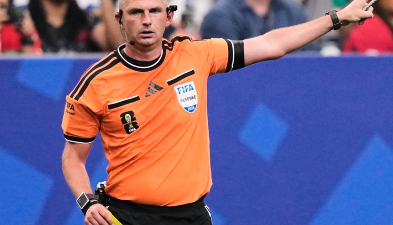 Michael Oliver arbitrará el decisivo España-Bélgica por cuartos mundialistas