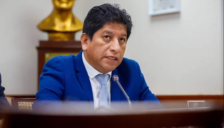 Revelan presuntas irregularidades en contrataciones y ascensos tras visitas al defensor del pueblo