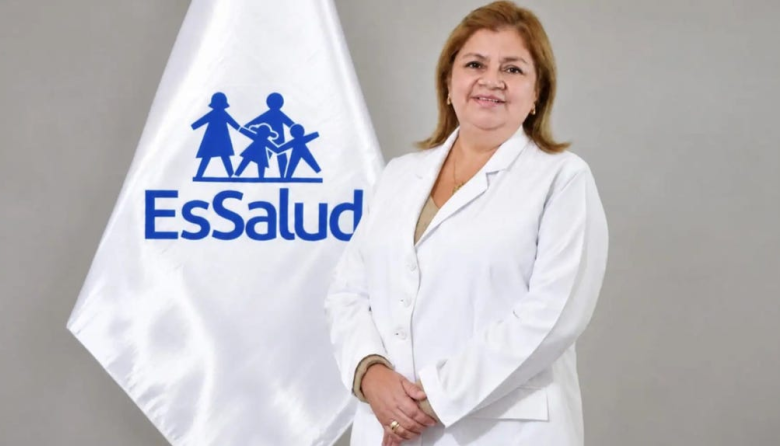 Zulema Tomas asume la presidencia de EsSalud y cuestiona la burocracia en la atención