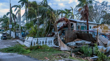 Aumentan a diez los muertos por tornados y el huracán Milton en Florida