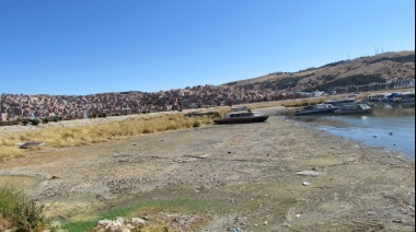 El lago Titicaca baja 84 cm: falta de lluvias y calor extremo amenazan al Altiplano