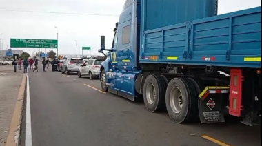 Tacna bloquea la Panamericana Sur en rechazo a la ampliación del penal de Challapalca