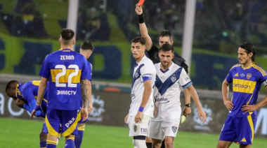 Luis Advíncula se convierte en villano de la eliminación de Boca Juniors en la Copa Argentina tras una expulsión polémica