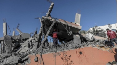 Bombardeos israelíes en Gaza dejan decenas de muertos, entre ellos 5 periodistas