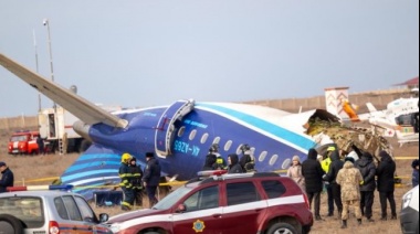 Al menos 38 muertos y 29 sobrevivientes tras el accidente de un avión azerbaiyano en Kazajstán