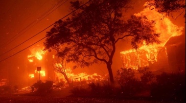 Los incendios en Los Ángeles dejan cinco muertos y más de 1.000 estructuras destruidas