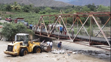 Habilita vía alterna ante riesgo de colapso del puente Chuquillanqui en Gran Chimú