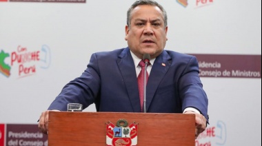 Primer ministro de Perú cuestiona la autenticidad de los audios sobre Dina Boluarte y su cirugía