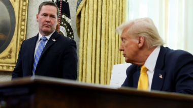 Escándalo en la administración Trump: Filtración de planes de guerra en un chat de Signal y posibles delitos federales