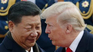 Trump aumenta aranceles a China al 125 % y suspende sanciones a otros países por 90 días