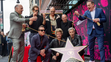 Green Day inmortalizado en Hollywood: recibe su estrella en el Paseo de la Fama rodeado de fans y amigos famosos