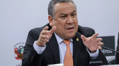 Premier Adrianzén lanza advertencia: Disolución del Congreso es posible si prospera su censura
