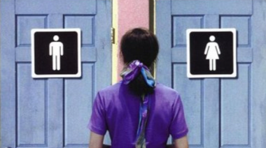 Ley 32331 prohíbe a personas trans usar baños públicos según su identidad de género: activistas denuncian discriminación