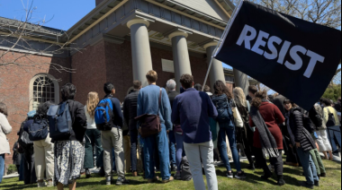 Harvard Enfrenta al Gobierno de Trump: Demanda por Bloqueo a Estudiantes Internacionales y Fondos Federales