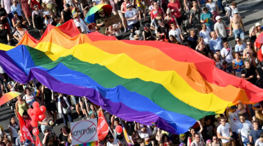 Hungría prohíbe marcha contra la homofobia y transfobia por “proteger a menores” y desata condena internacional
