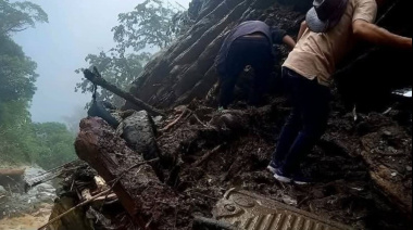 Seis muertos tras huaico que arrastró camioneta al abismo en Anco