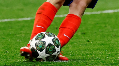 Cambian los penales en el fútbol: IFAB permite repetir goles con doble toque involuntario desde el 1 de julio