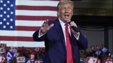 Trump firma nueva orden ejecutiva y prohíbe ingreso de ciudadanos de 12 países por "riesgo a la seguridad nacional"