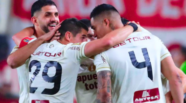 ¡Sigue invicto! Universitario venció 3-1 a Atlético Grau en el Monumental