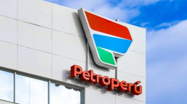 Gobierno niega privatización de Petroperú y anuncia reorganización financiera