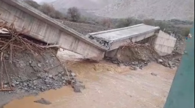 Colapso de puente en Ayacucho deja aisladas a 6.000 personas