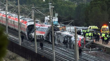 Descarrilamiento de tren deja 39 muertos en Córdoba