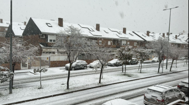 Suspensión de clases y recomendaciones de quedarse en casa por la borrasca Kristin en Madrid